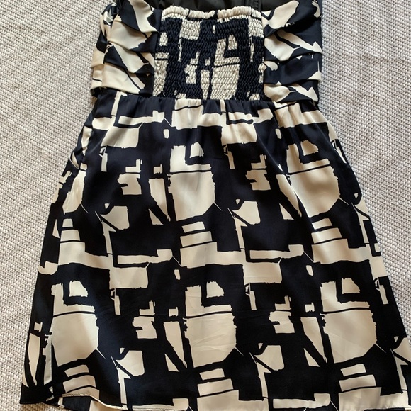 Strapless dress - Navy and Cream - Size Small - Worn Once - Picture 4 of 10
